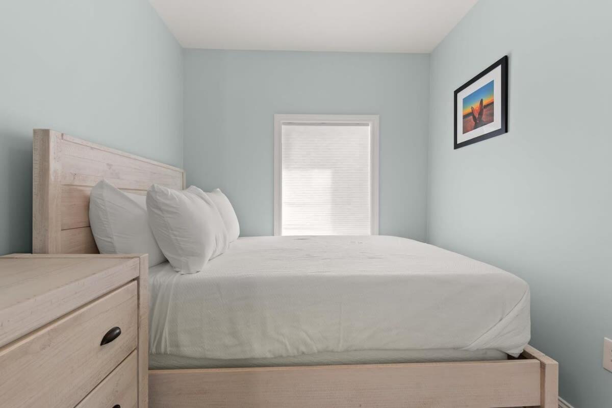 Steps To Beach Fully Renovated Sleeps 6 هامبتون المظهر الخارجي الصورة